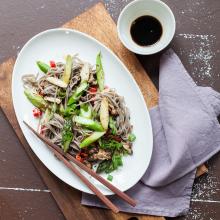 Soba noodles with shiitake and asparagus